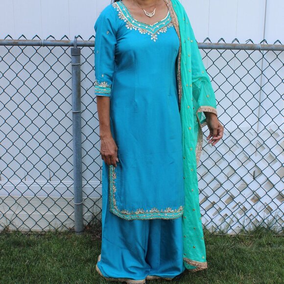 Blue Palazzo - Picture 1 of 4